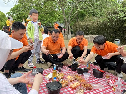 茄子网站在线观看24年靈白線團建活動 茄子网站在线观看24年靈白線團建活動